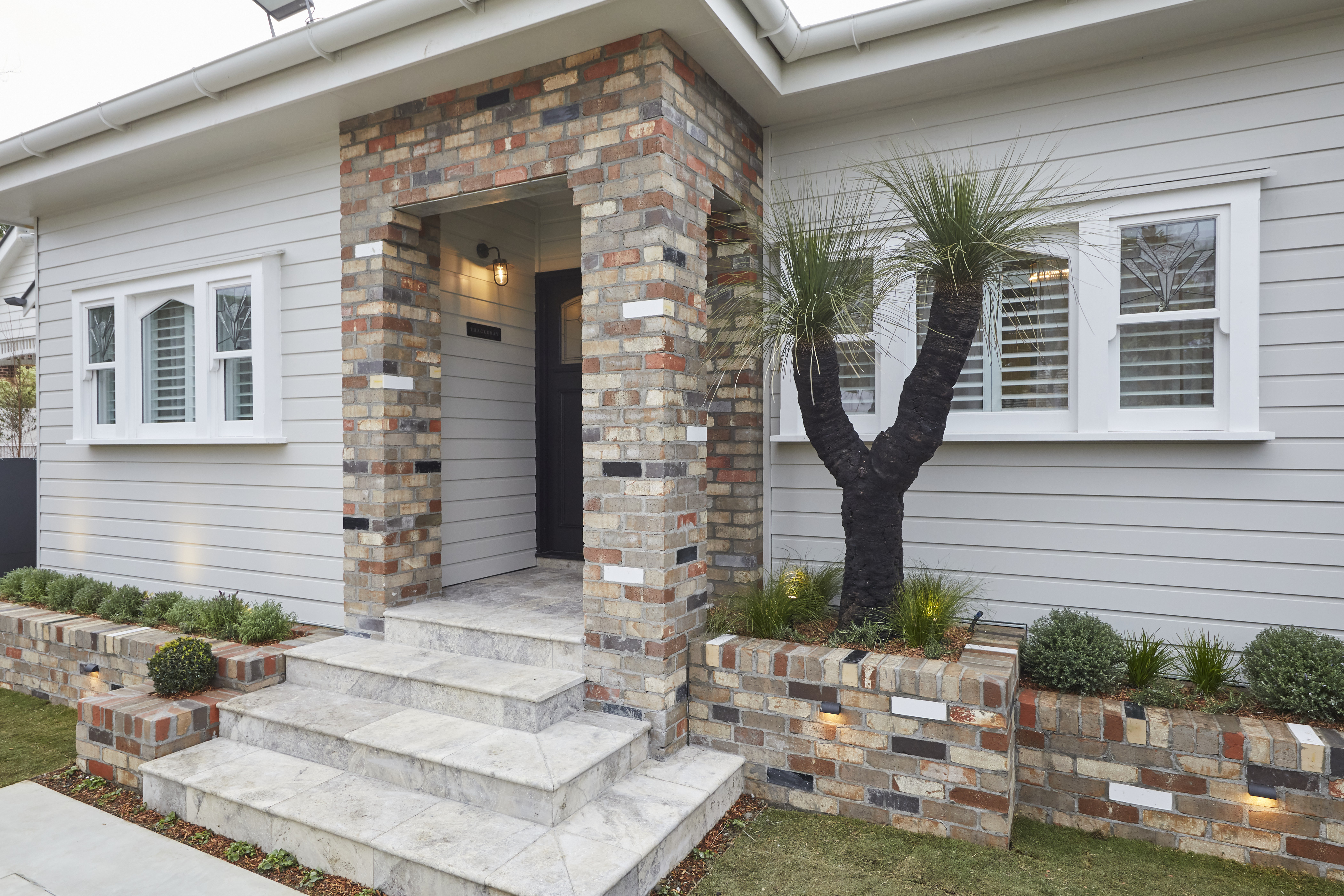 RM10 Front Garden Sarah George 058